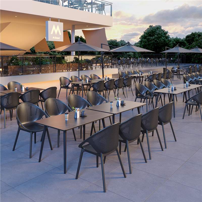 Mesa y silla al aire libre, mesa de comedor, terraza al aire libre, balcón, mesa simple negra al aire libre