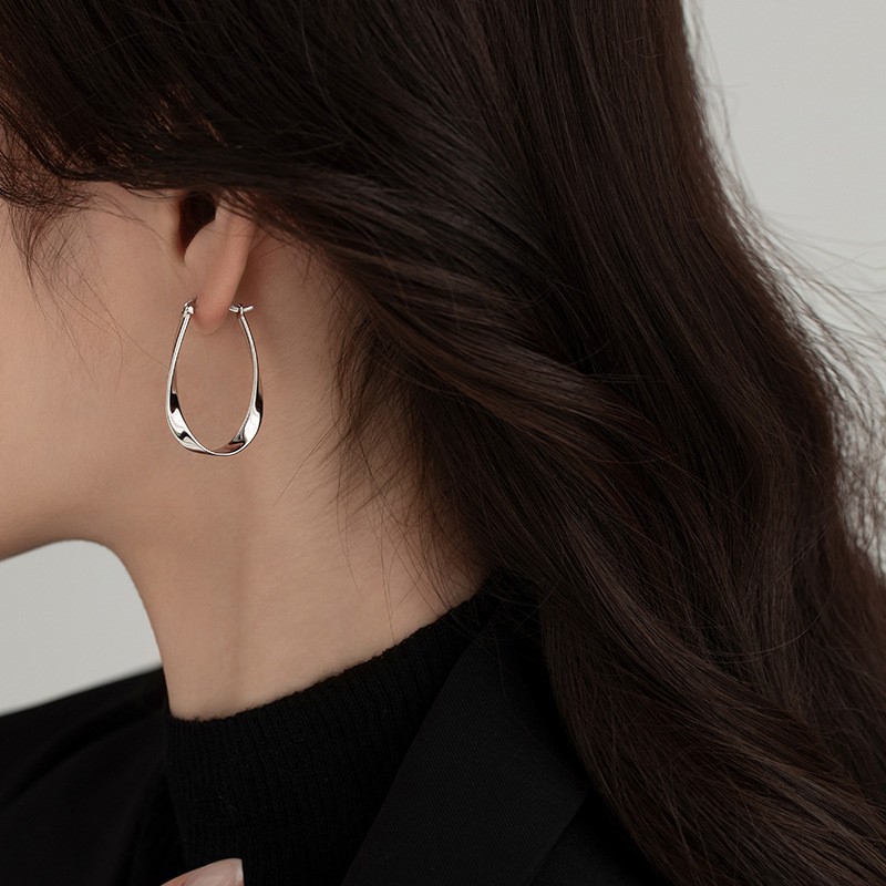 Fashionable elegant sophisticated geometric trend design earrings