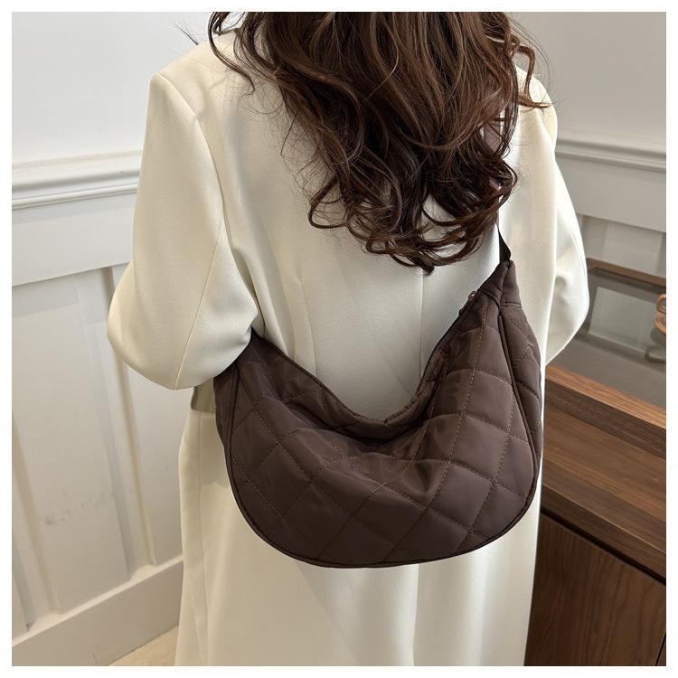 "Stylish large-capacity dumpling bag 2025 New trendy and fashionable niche single-shoulder bag, versatile and simple crossbody bag wholesale. undefined