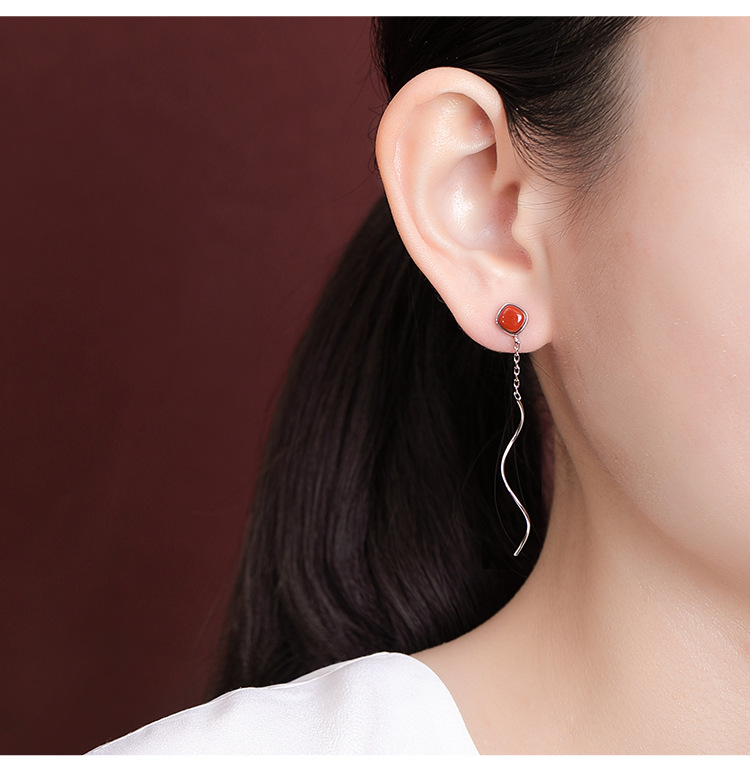Khuyên tai bạc S925 dáng dài đính đá lapis lazuli đỏ phong cách retro — Mẫu đỏ nam chi tiết 7