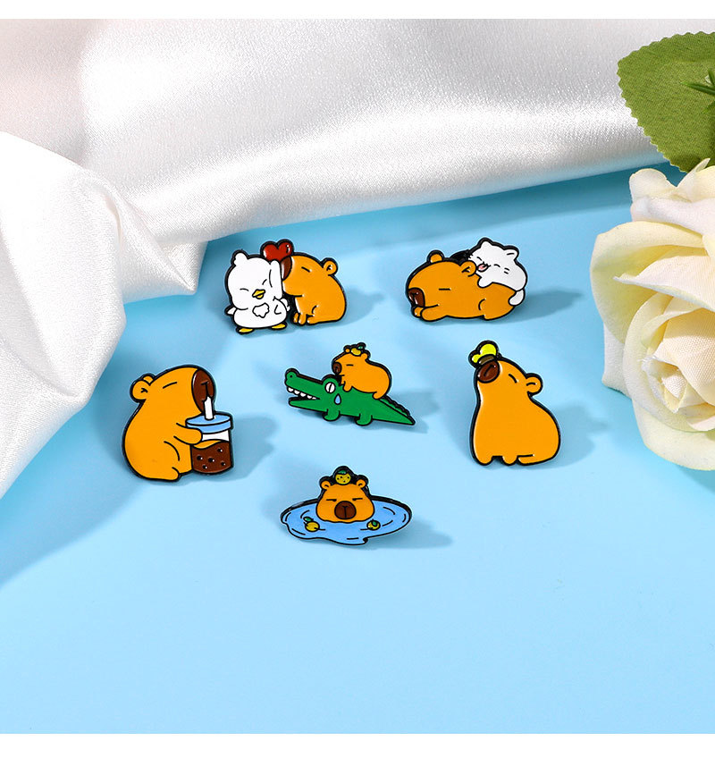 Brooches Classification Cute Pin Animal Capabala Alloy Enamel Unisex Brooches
