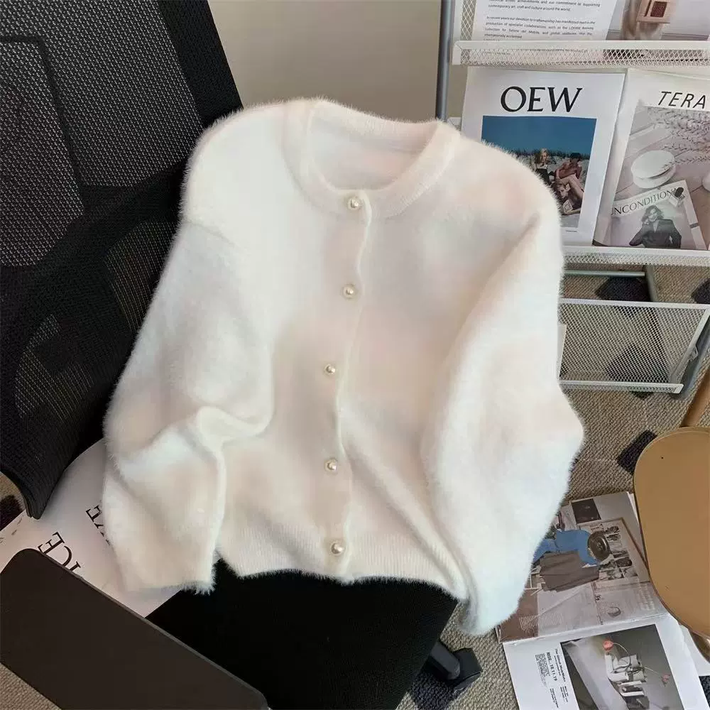 短款白色仿水貂绒柔软毛衣外套女2025秋冬新款宽松慵懒风针织开衫