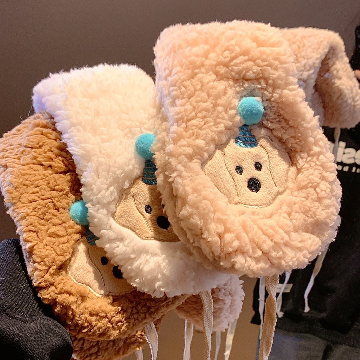 Hermosas nuevas orejas de peluche perros cálidos auriculares auriculares de invierno estudiantes montar a prueba de viento y frío protector de oídos