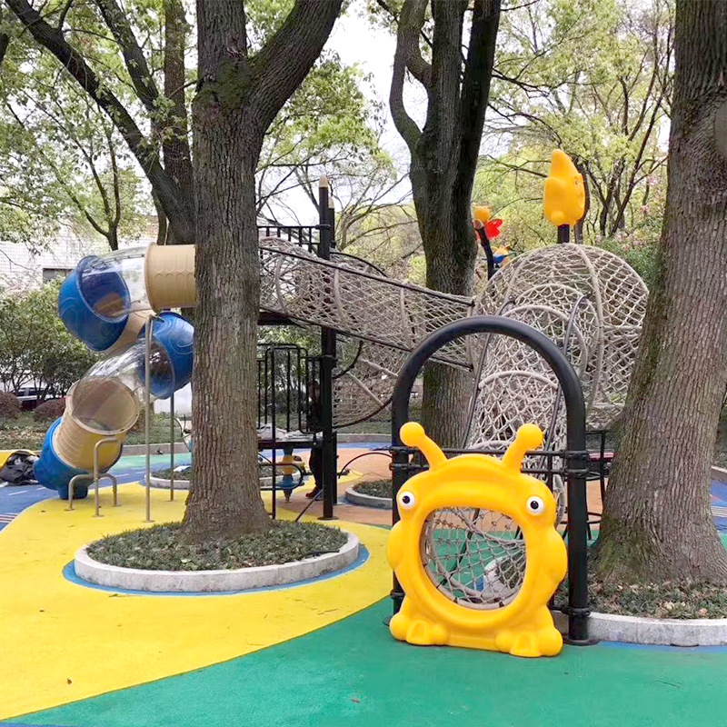 Tobogán de acero inoxidable 304 para exteriores personalizado con orificios perforados, tobogán plano para jardín de infantes, túnel de escalada y deslizamiento para niños, no estándar.