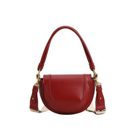 Z家春季新品女包酒红色马鞍包撞色缉线饰手提单肩斜挎翻盖硬质包