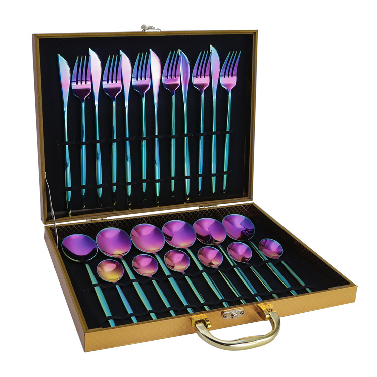 Juego de vajilla occidental Juego de 24 piezas de acero inoxidable portugués Cuchillo de carne de estilo europeo, tenedor y cuchara traje de caja de regalo