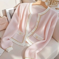 女性用のピンクのドーパミンニットセータートップ、ハイエンドのカーディガンジャケット、ファッショナブルで多用途、西洋スタイルの年齢を軽減するニッチセーター