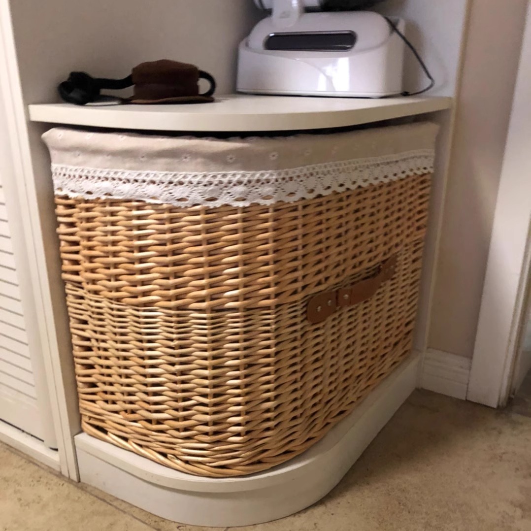 Caja de almacenamiento de tipo cajón de trenzado de sauce con cuadrícula de esquina de forma especial en forma de sector triangular semicircular