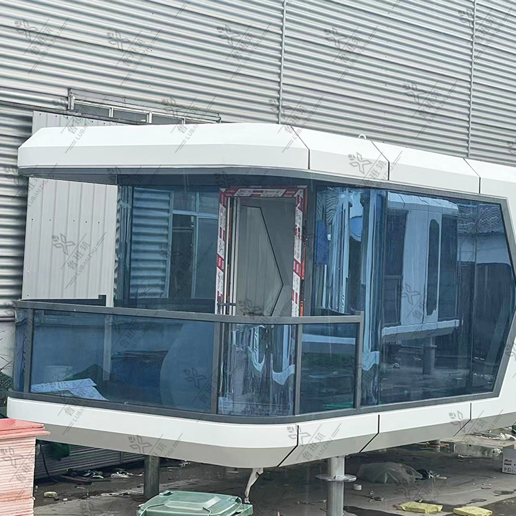 Red al aire libre rojo hit tarjeta punto escénico granja camping base hotel B & B tecnología sentido alojamiento experiencia