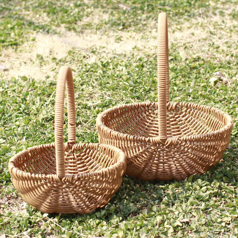 Cesta Tejida de Flores de Vid, Hecha a Mano y Decorativa para Fiestas y Arreglos Florales image 4