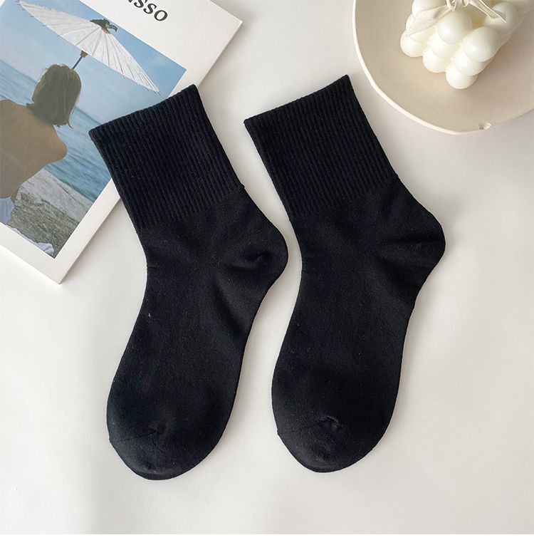 Four Seasons New Mid-tube Spotted Cow Socks Sweat-absorbing Striped Socks display picture 5