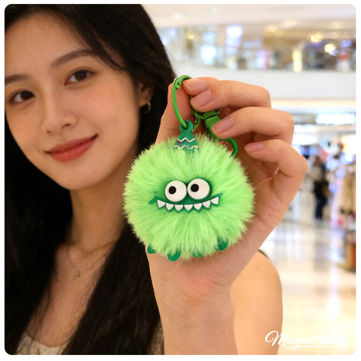 Bonita pequeña sociedad de dinosaurios imitación de cabello de cabello colgante de piel de hierba super lindo juguete de peluche llaveras muñecas colgante de dinosaurio al por mayor