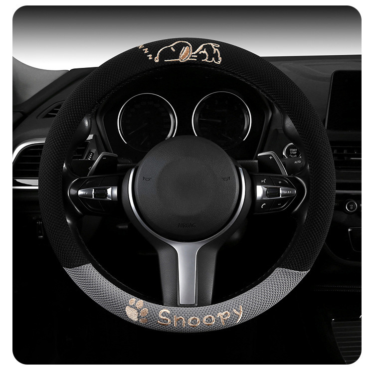Cross-Border Car Steering Wheel Cover Wholesale Cartoon Embroidered Snoopy All-Season Universal Ice Silk Non-Slip Breathable Car Accessory