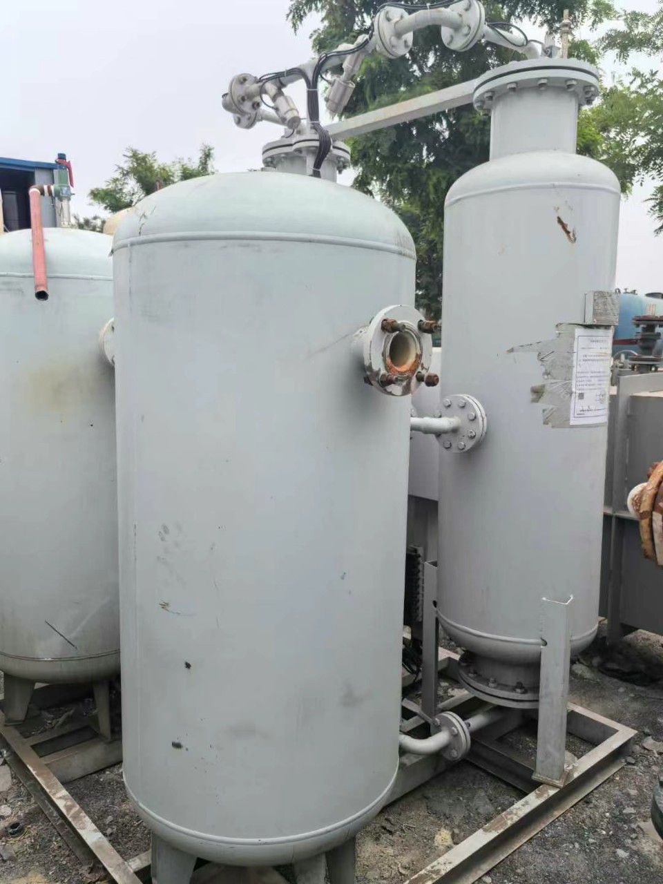 23年50方99.99制氮机一台，20年100方99.9制氮机一台，