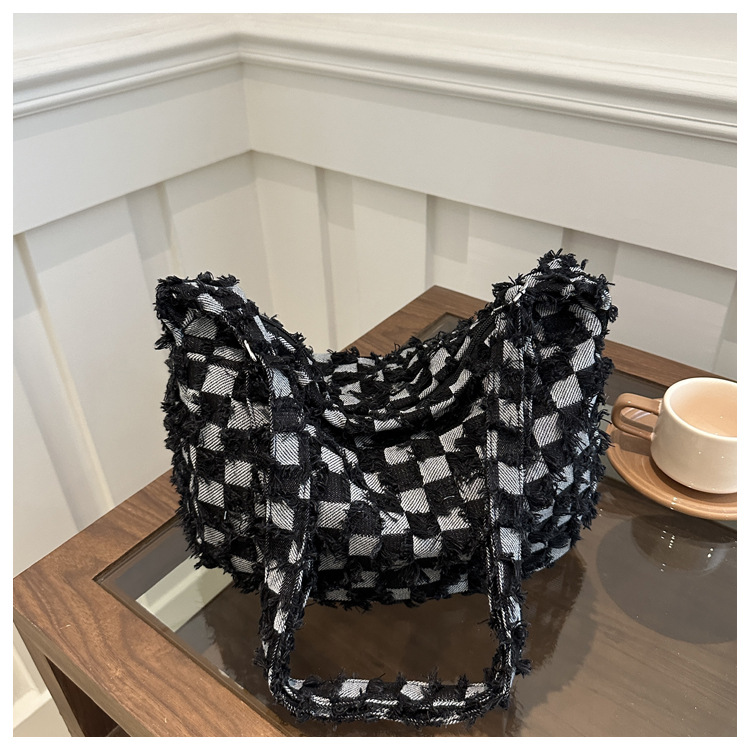 Casual and fashionable crossbody bag 2025 new style large-capacity simple checkered single-shoulder bag, personalized and versatile, lightweight underarm bag undefined