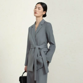 女式毛呢外套;休闲裤;女式羊绒外套