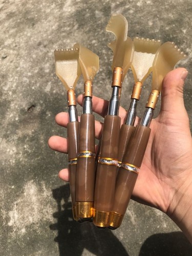 Back scratching without begging for itching magnetic beads back retractable tickling old man happy acupoint massage old man imitation horn 3435