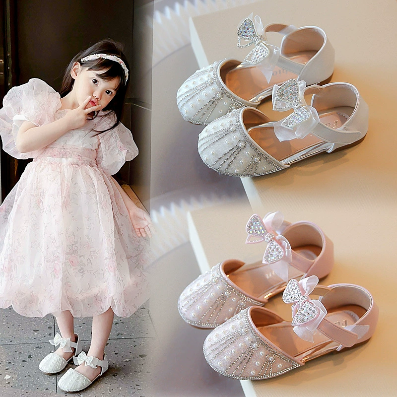 Обувь принцессы для девочек 2024, новые летние детские модные полусандалии со стразами на мягкой подошве с нескользящим бантом