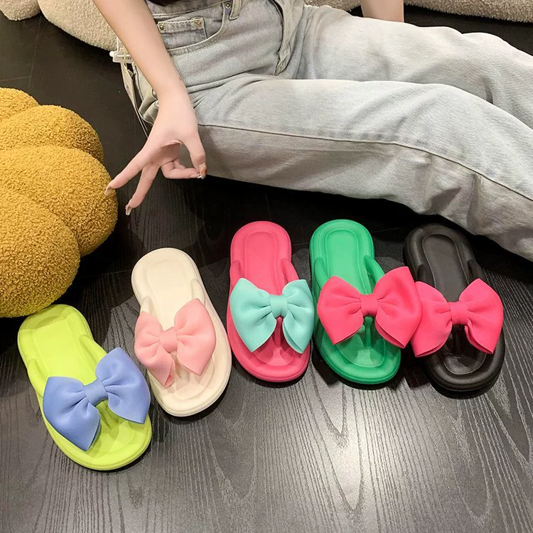 Женские тапочки с героями мультфильмов интернет-знаменитостей, новые летние шлепанцы ярких цветов на плоской подошве, модная верхняя одежда, сандалии, 2023