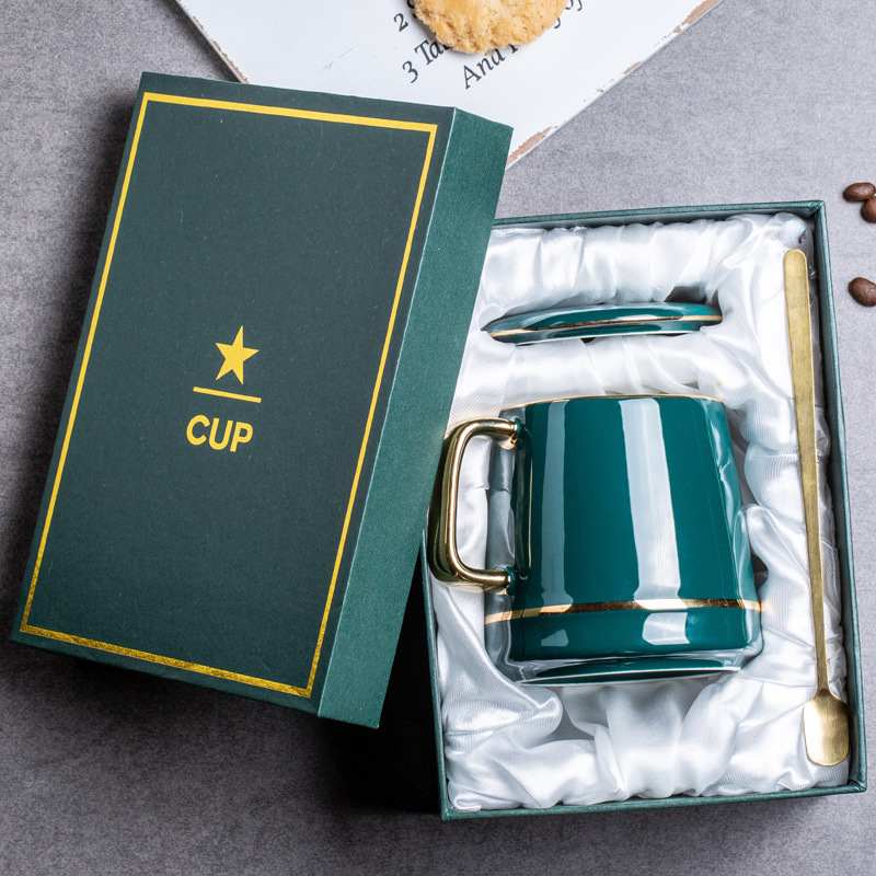 Taza de dos colores Taza de café verde oscuro Bronceado Taza de cerámica verde militar con tapa Cuchara Caja de regalo Bolsa con LOGOTIPO