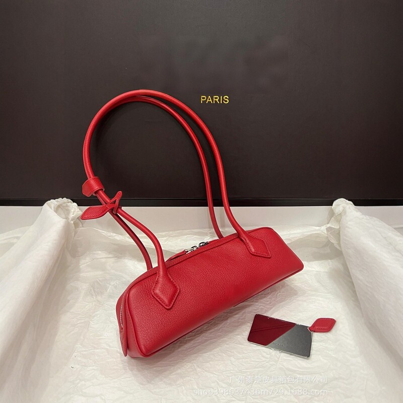 Original French-Style Vintage Underarm Bag for Women, Genuine Leather, Niche Design, Versatile Shoulder Bag, Fashionable Commuter Handbag Original French-Style Vintage Underarm Bag for Women, Genuine Leather, Niche Design, Versatile Shoulder Bag, Fashionable Commuter Handbag