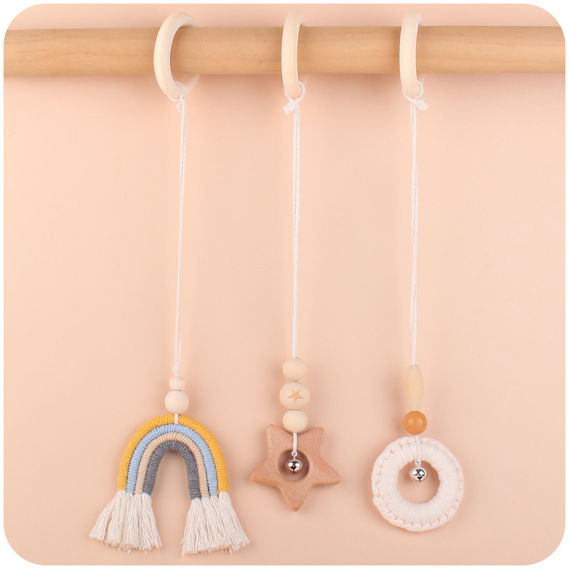 Suministros para bebés dibujos animados Arco Iris colgante de tres piezas para niños educación temprana Beech Star Rattle juguete Decoración Accesorios