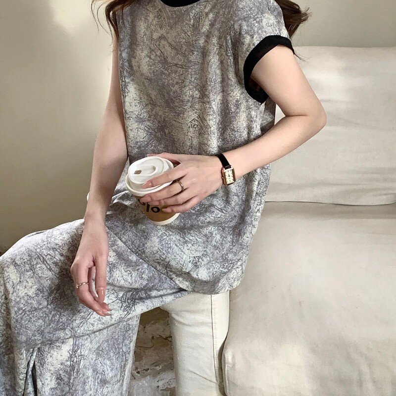 Summer Ink Floral Pajamas for Women, Sleeveless, Contrasting Colors, Round Neck, Loose Long Wide-Leg Pants, Can Be Worn Outside, Home Wear Set Summer Ink Floral Pajamas for Women, Sleeveless, Contrasting Colors, Round Neck, Loose Long Wide-Leg Pants, Can Be Worn Outside, Home Wear Set
