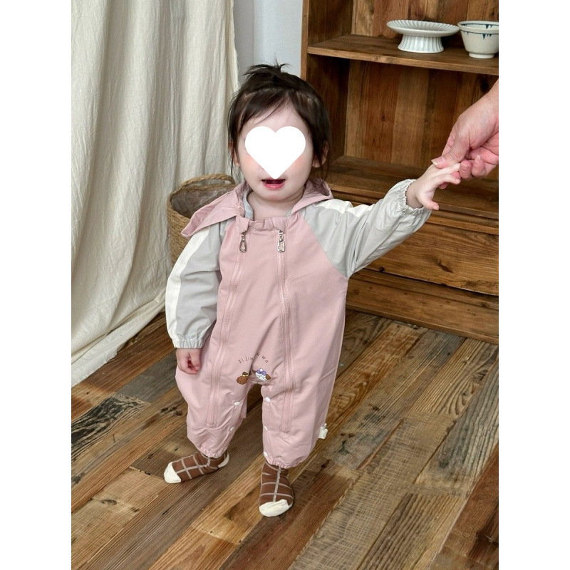 赤ちゃんの秋服の女性の赤ちゃんは帽子のワンピースのジッパーの突撃服の長袖の二重の秋のコートで服を登ります。|undefined