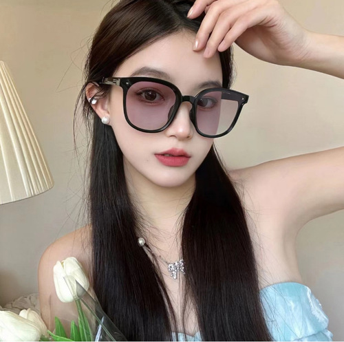 2024 Hot Network Red Sunglasses Folding Polarized Sunscreen Sunglasses Gradient Pink Fashion Blush Eyeglass Frame 