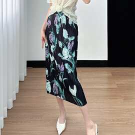 开叉百褶复古印花休闲半身裙女2025夏季款宽松垂感高级感包臀裙