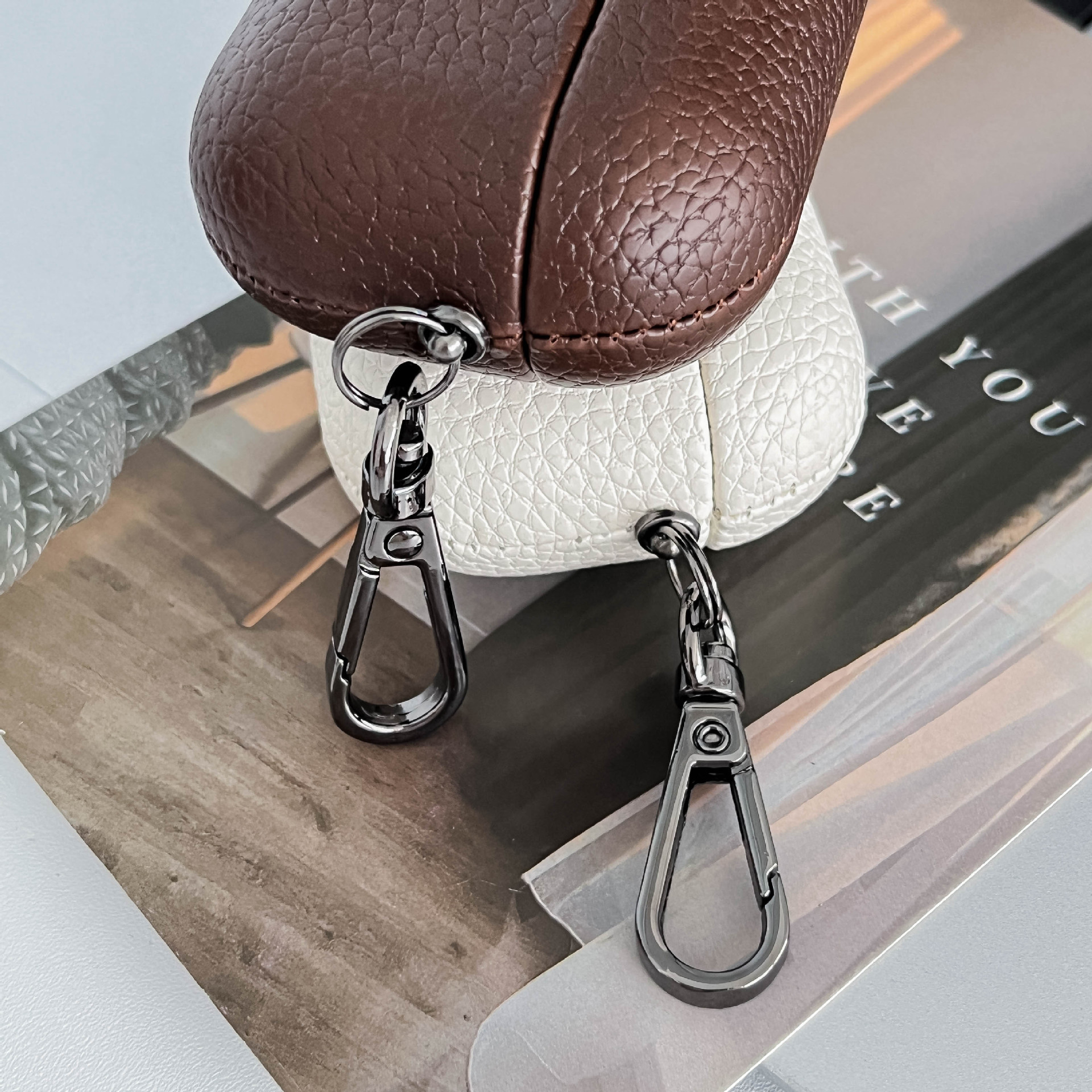 35g Weight iPhone Applicable Brands Bluetooth earbuds case Classification tpu Material Solid Color Pattern Vintage Style, Simple Style Style Injection Molding Craft Tpu Solid Color Injection Molding Vintage Style Simple Style Bluetooth Earbuds Case Phone Accessories 9