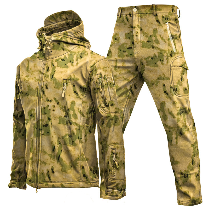 Judo de piel de tiburón con caparazón suave para hombres primavera / otoño / invierno ventilador con chaqueta de montaña con caparazón