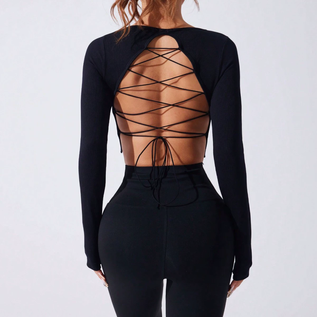 Европейский стиль, черная футболка с длинным рукавом для весны и лета, сексуальный спортивный топ для пилатеса с открытой спиной для женщин