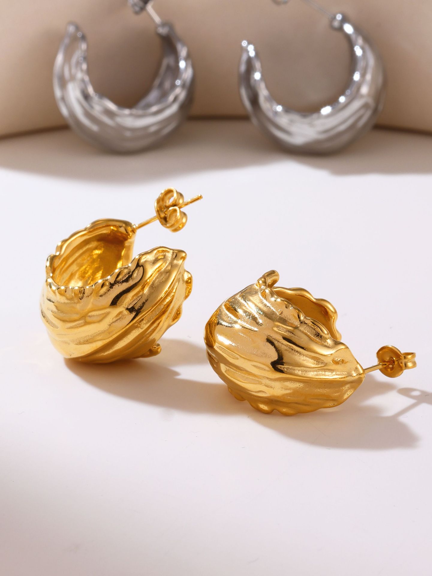 Square Candy Niche Wrinkled Texture C-shaped Earrings Lava Fashion Stainless Steel Casting PVD Electroplated Earrings For Women_voghion.com