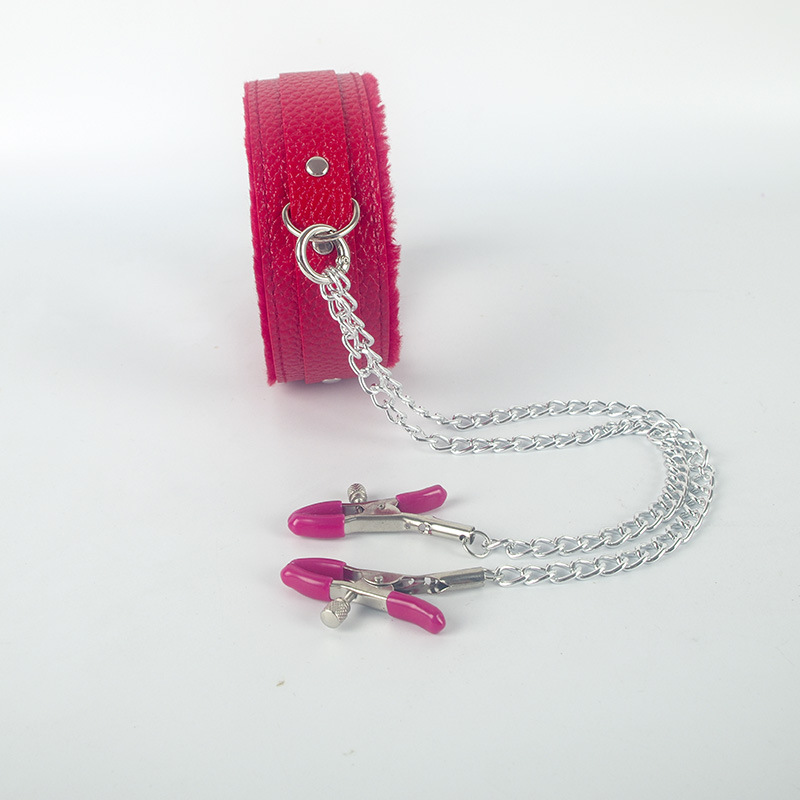 Collier sexy en cuir avec pinces en peluche et harnais de cou_voghion.com
