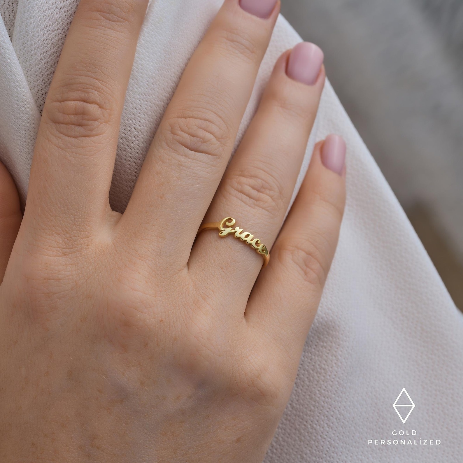 Sparkling Designer Ring For Women, Elegant And Comfortable Piece_voghion.com
