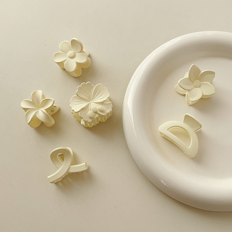 Elegant Lady Women's Flower Fish Shark Plastic Hair Clip Hair Claws display picture 6