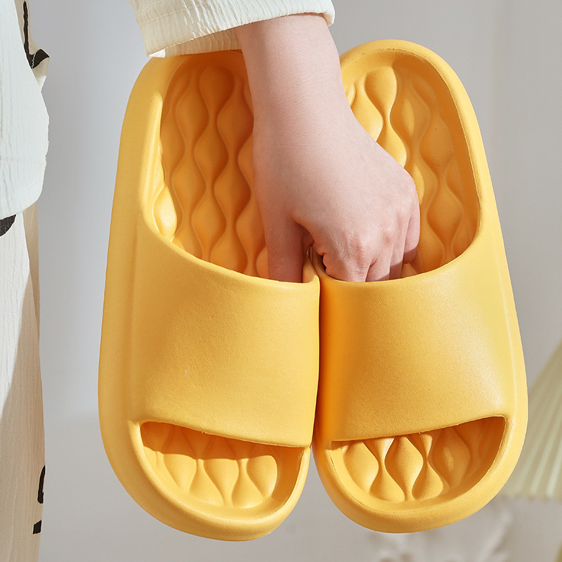 女性用の新しいスタイルのサンダル、2025年の新しい夏のスタイル、屋内外で着用できる男性用の厚底滑り止めソフトソールスリッパ|undefined