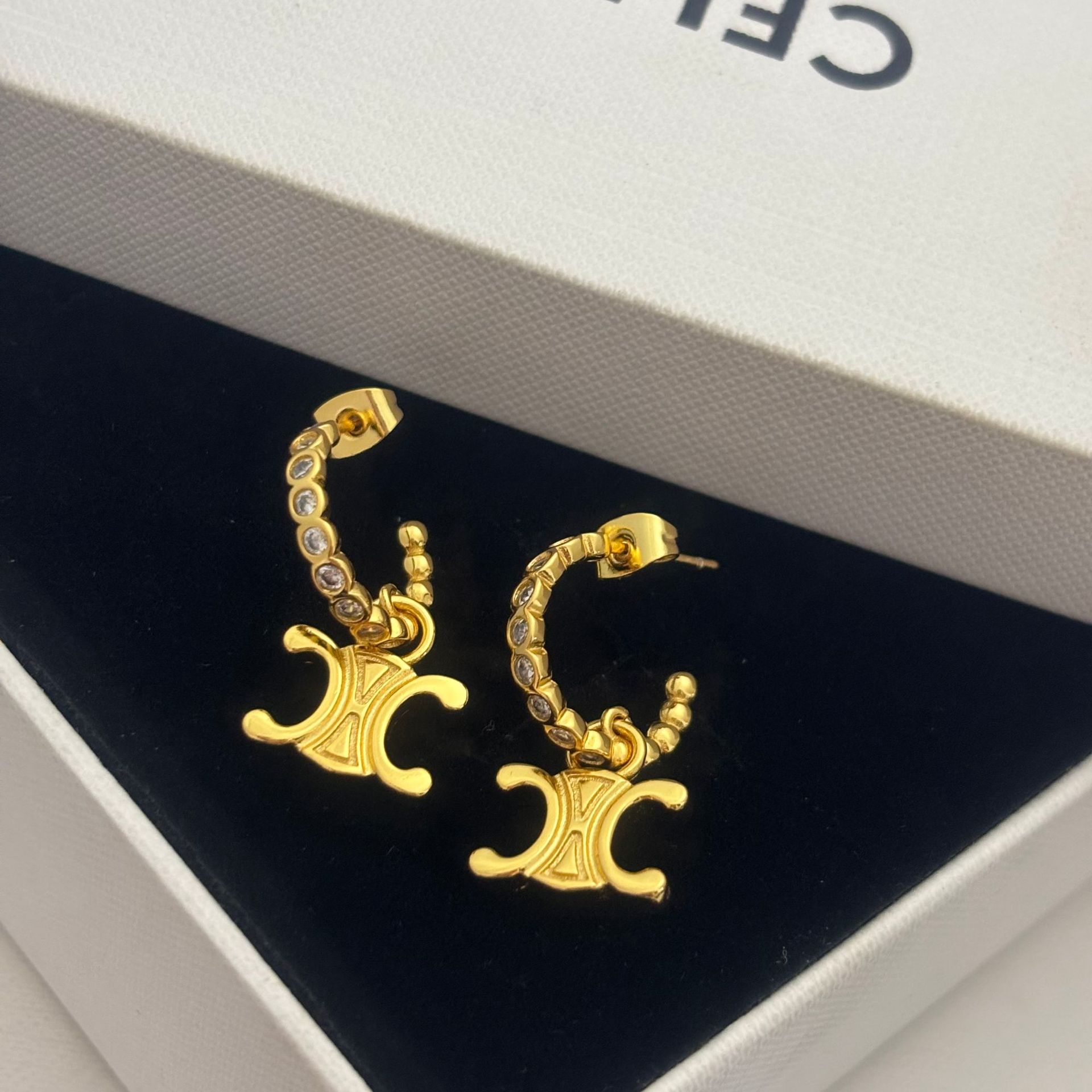 Ce Arc De Triomphe Earrings Zircon Jewelry Niche Design Minimalist Earrings Micro-Inlaid Hoops European and American Retro Cross-Border Trade