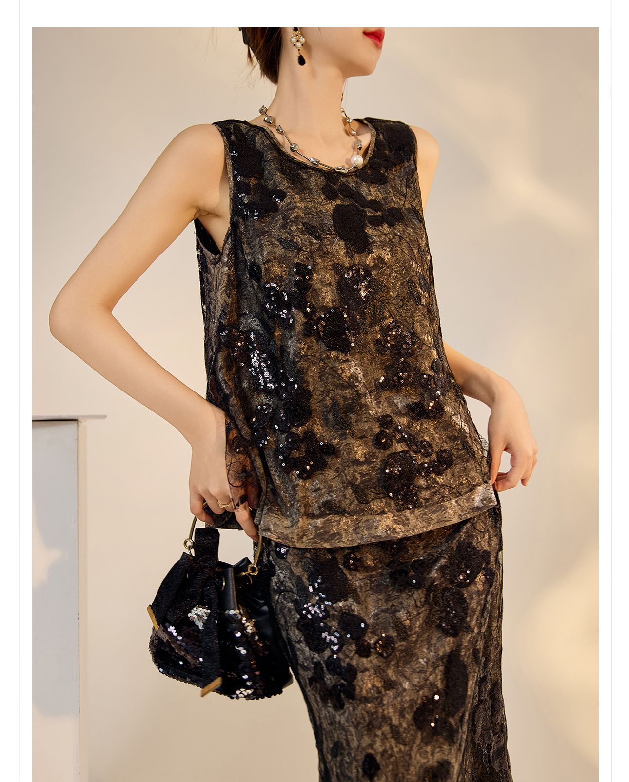 Bộ vest nữ phong cách Trung Quốc mới mùa hè 2026, thêu sequin, chân váy ngắn và áo vest — Chân váy màu trắng be, Chân váy đen cao cấp, Gilê đen cao cấp, Gi lê màu trắng be chi tiết 22