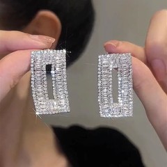 ファッション大気カラージルコニアスカート幾何学扇形イヤリング気質欧米マイクロジルコン耳飾りファッションアクセサリー卸売り