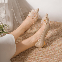 水晶婚鞋女2026年春秋新款金色秀禾主婚纱两穿伴娘高跟鞋新娘鞋