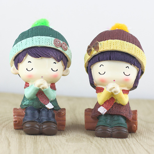 Creative resin crafts, cute couple figures, living room, bedroom, room decoration, car ornament, birthday gift