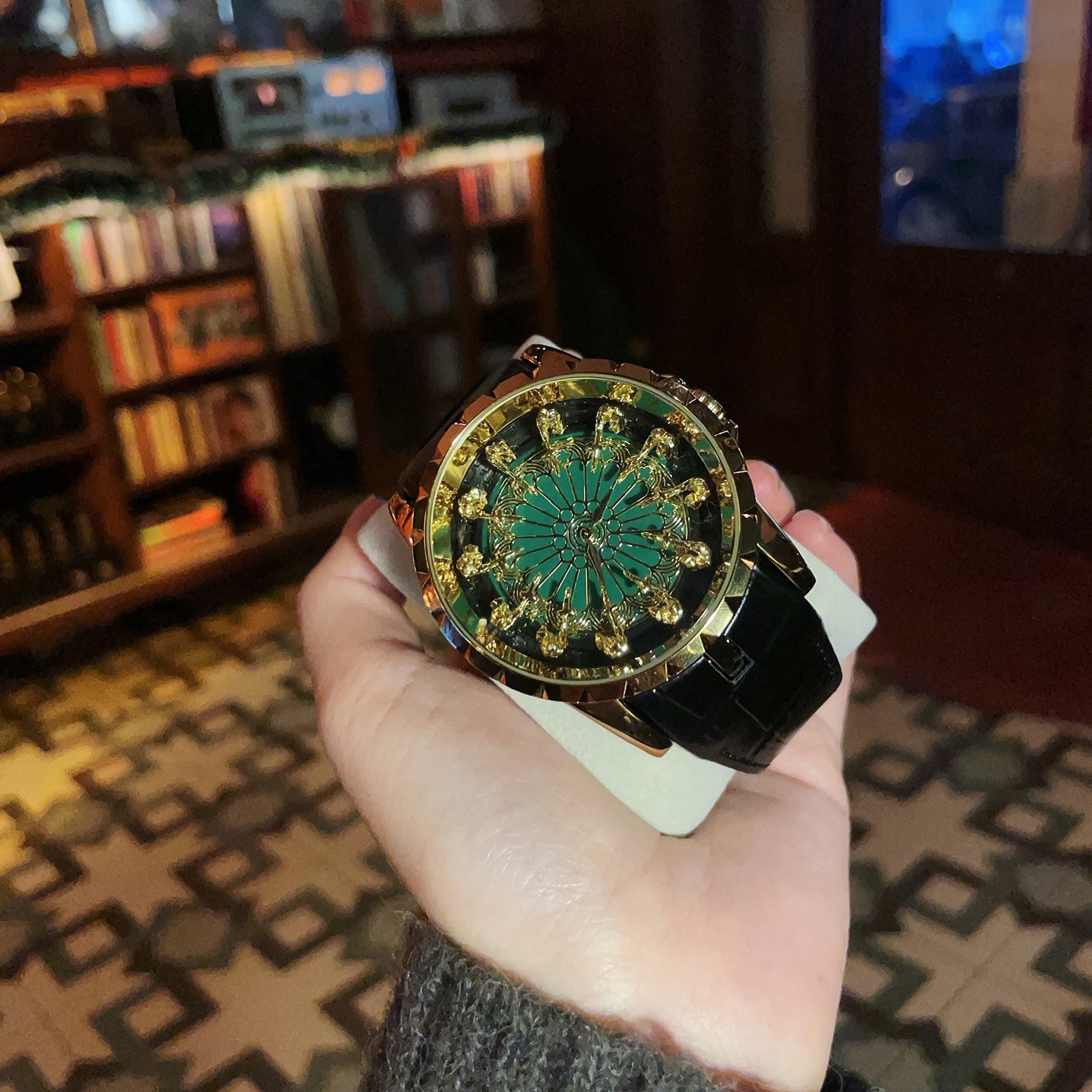 Twelve Knights Round Table Watch For Men, Retro Concept, Black Non-Mechanical, Unique 3D Knight Design, Wholesale Export_voghion.com