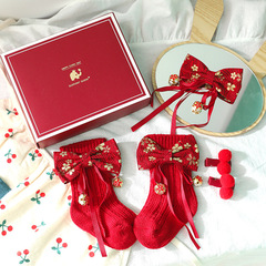 嬰兒新生兒寶寶公主禮盒滿月紅色喜慶過年中國風禮物髮帶襪子套裝