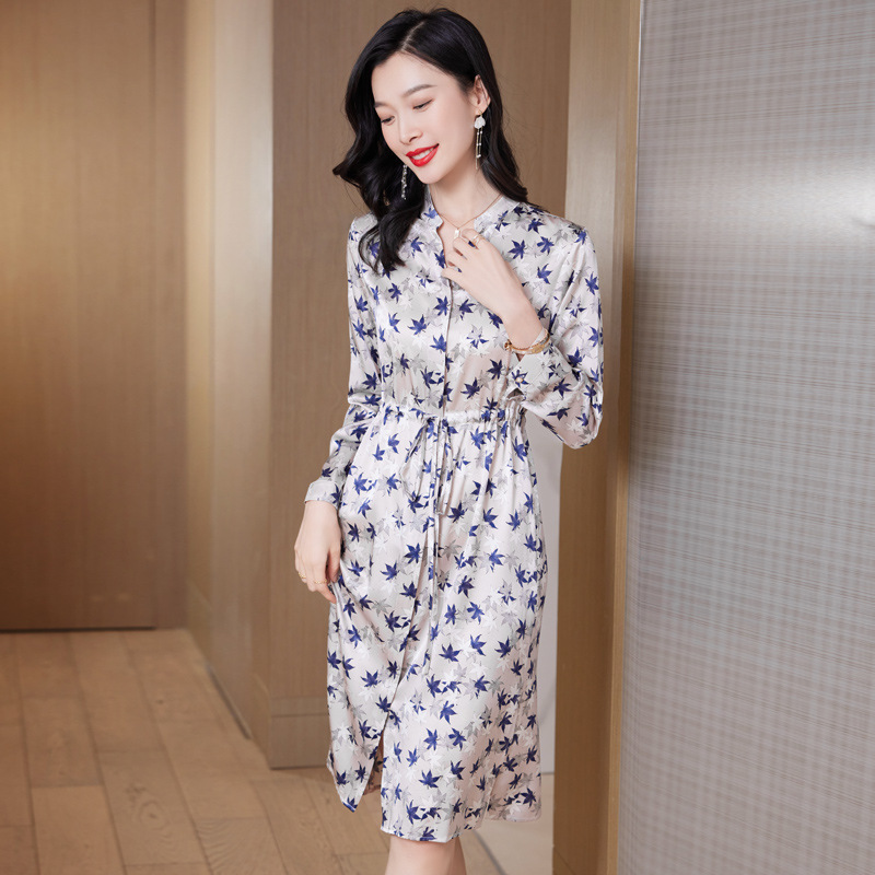 Heavy Silk Dress for Women, Mid-Length, 2026 Spring New Style, Satin V-Neck, Waist-Cinching, Elegant and Slimming, Made of Mulberry Silk Heavy Silk Dress for Women, Mid-Length, 2026 Spring New Style, Satin V-Neck, Waist-Cinching, Elegant and Slimming, Made of Mulberry Silk