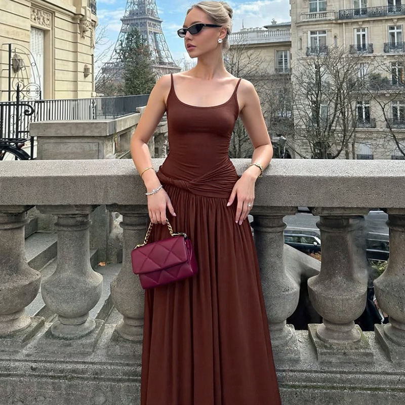 2025 verano nuevo estilo comercio exterior transfronterizo ropa de mujer vestido de tirantes sexy francés cintura delgada temperamento falda larga mujer