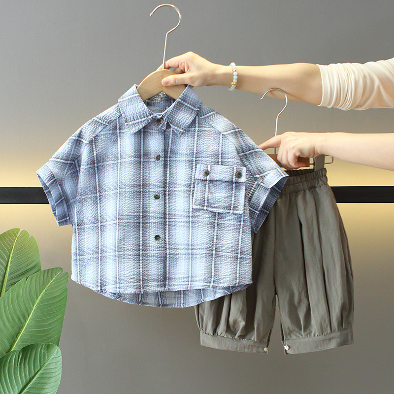 8074 Traje de manga corta de verano para niños 2025 Nuevo estilo Camisa a cuadros Pantalones cortos Traje de dos piezas Ropa delgada para bebés Trendy