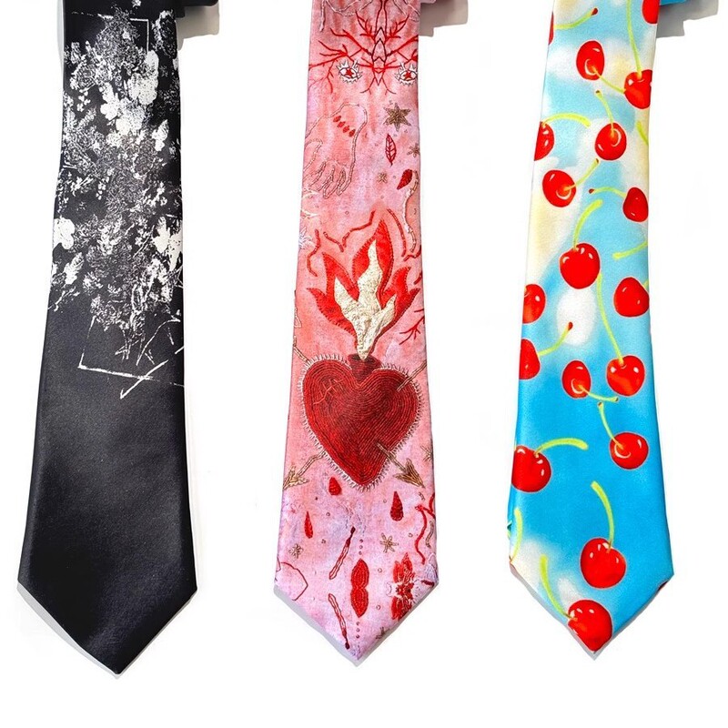 Tie Shirt for Men and Women, Artistic Pink Niche College Casual Accessory with a Sense of Design, Y2K Personality Flame Heart