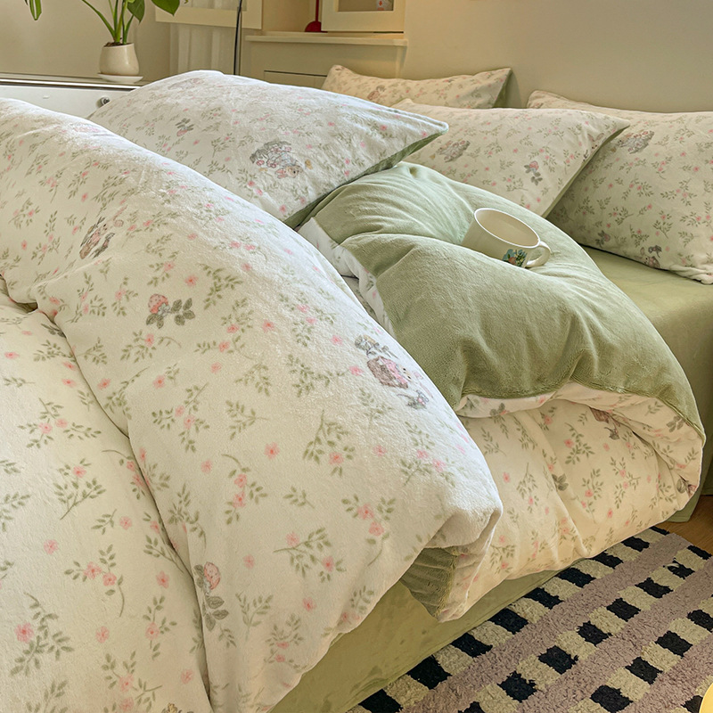 Invierno leche de seda gruesa cama de cuatro piezas pequeña seda de coral fresca gruesa sábanas cálidas cubierta de colcha de tres piezas 3